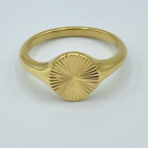 14k Gold Dipped Round Signet Ring – Chunky, Artisan Made, Size 6 - Picture 8 of 10